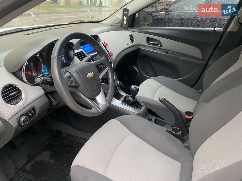 Седан Chevrolet Cruze 2010 в Кременчуге