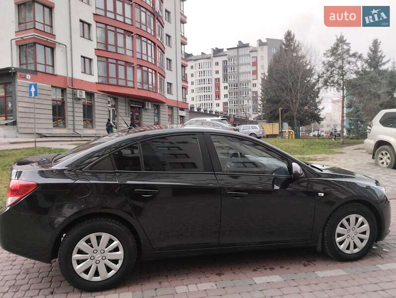 Седан Chevrolet Cruze 2012 в Івано-Франківську