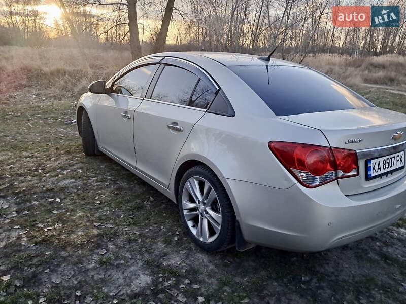 Седан Chevrolet Cruze 2013 в Киеве