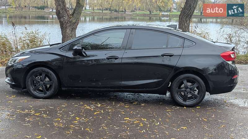 Седан Chevrolet Cruze 2017 в Рівному