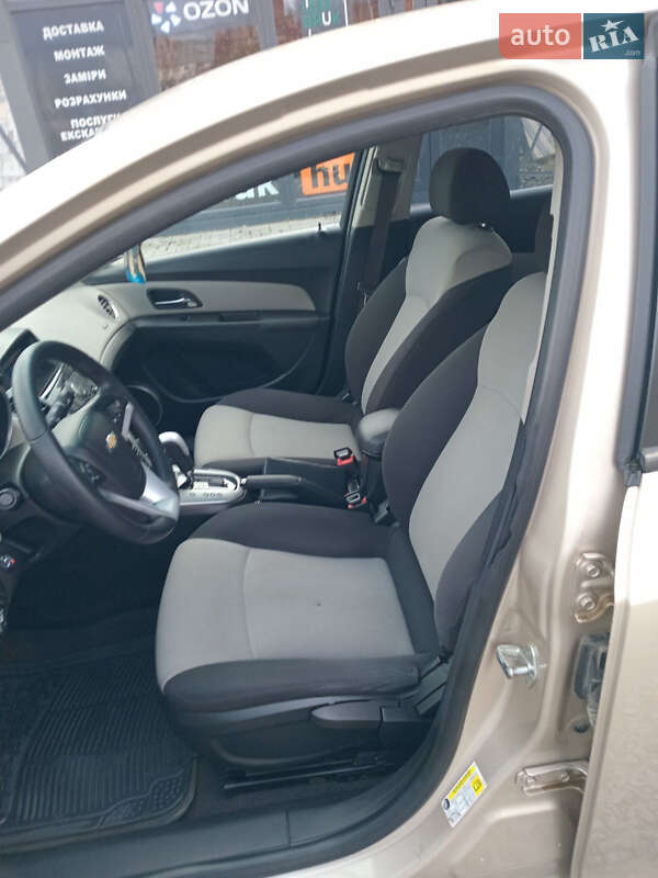 Седан Chevrolet Cruze 2011 в Бориславе