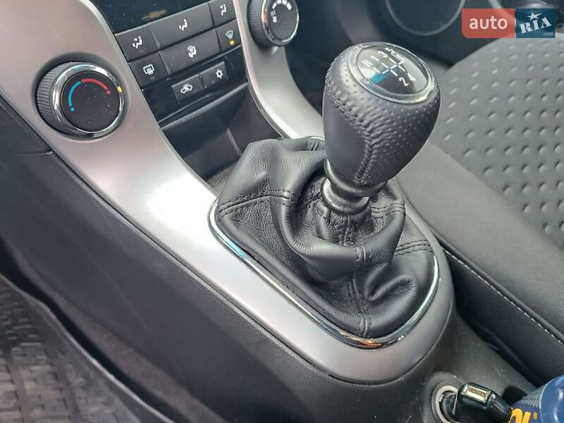 Хэтчбек Chevrolet Cruze 2011 в Полтаве
