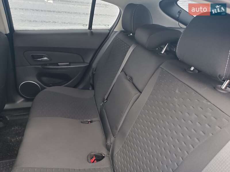 Хэтчбек Chevrolet Cruze 2011 в Полтаве