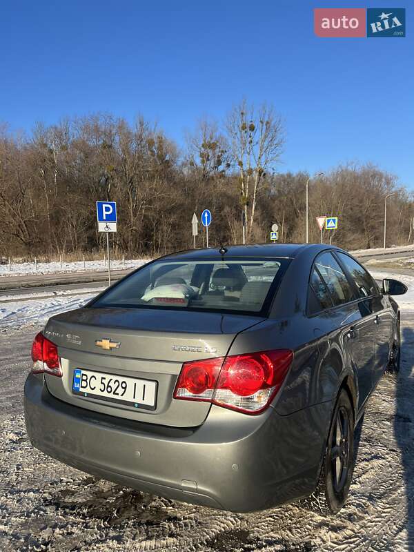 Седан Chevrolet Cruze 2010 в Львові