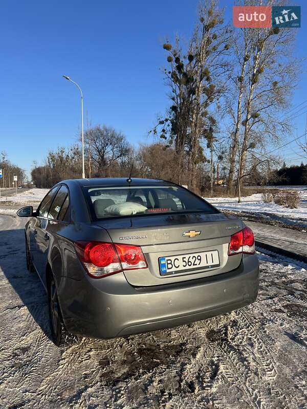 Седан Chevrolet Cruze 2010 в Львові