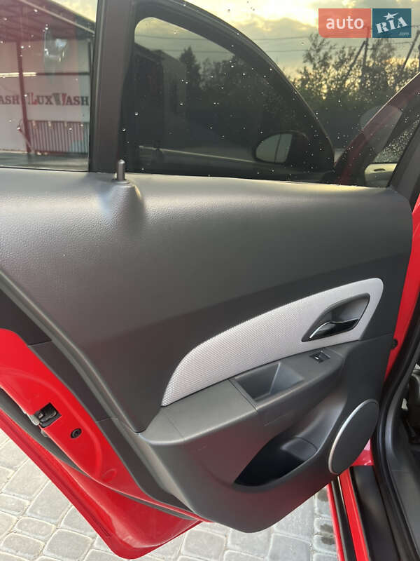 Седан Chevrolet Cruze 2010 в Дрогобичі
