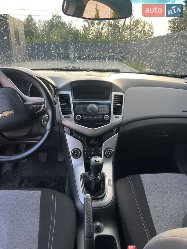 Седан Chevrolet Cruze 2010 в Дрогобичі