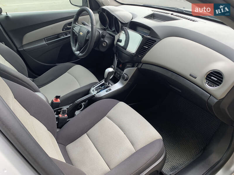 Седан Chevrolet Cruze 2012 в Киеве