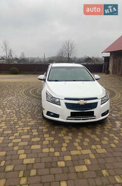 Седан Chevrolet Cruze 2011 в Сарнах