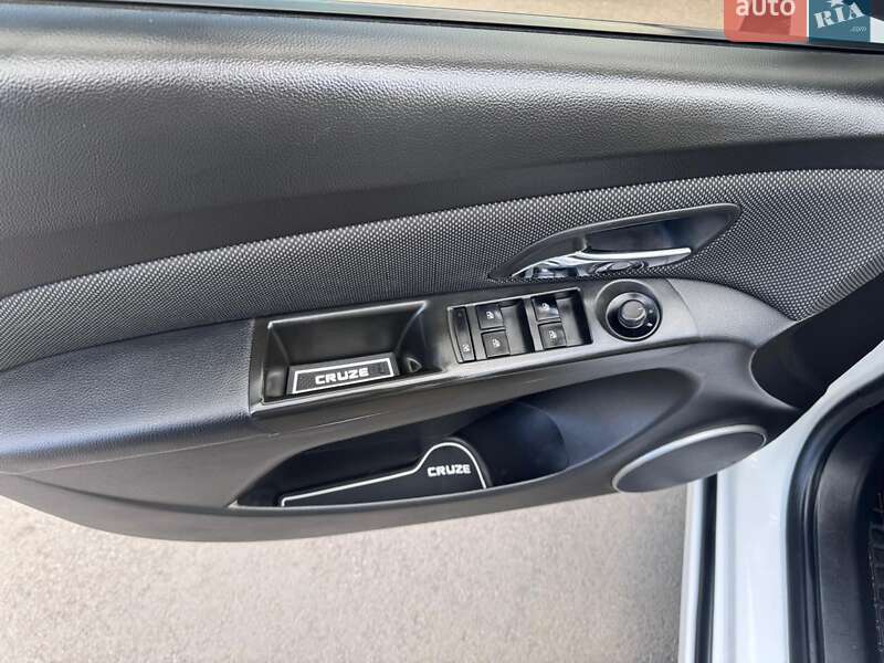 Седан Chevrolet Cruze 2011 в Виннице