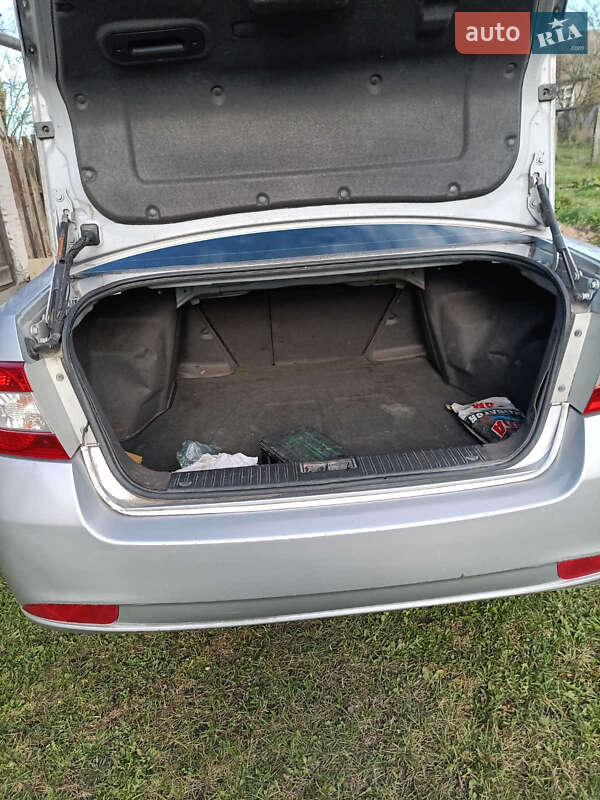 Седан Chevrolet Epica 2009 в Львові