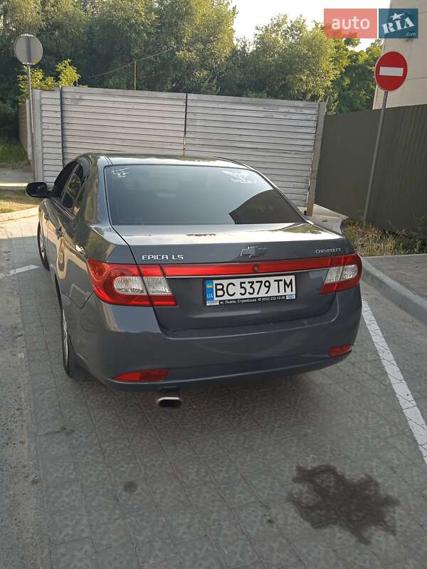 Седан Chevrolet Epica 2011 в Львові
