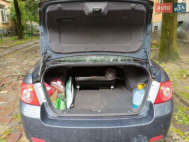 Седан Chevrolet Epica 2006 в Львове
