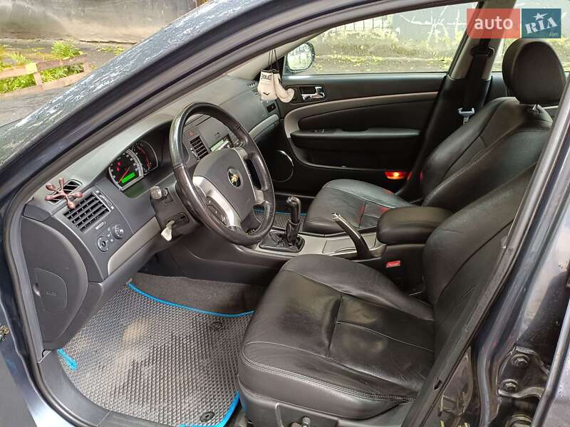 Седан Chevrolet Epica 2006 в Львове