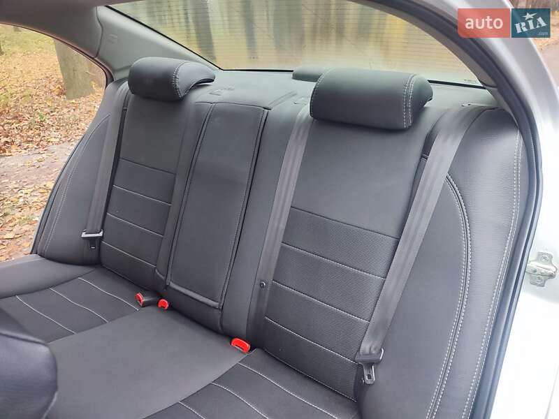 Седан Chevrolet Epica 2011 в Киеве