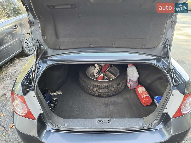 Седан Chevrolet Epica 2008 в Житомире