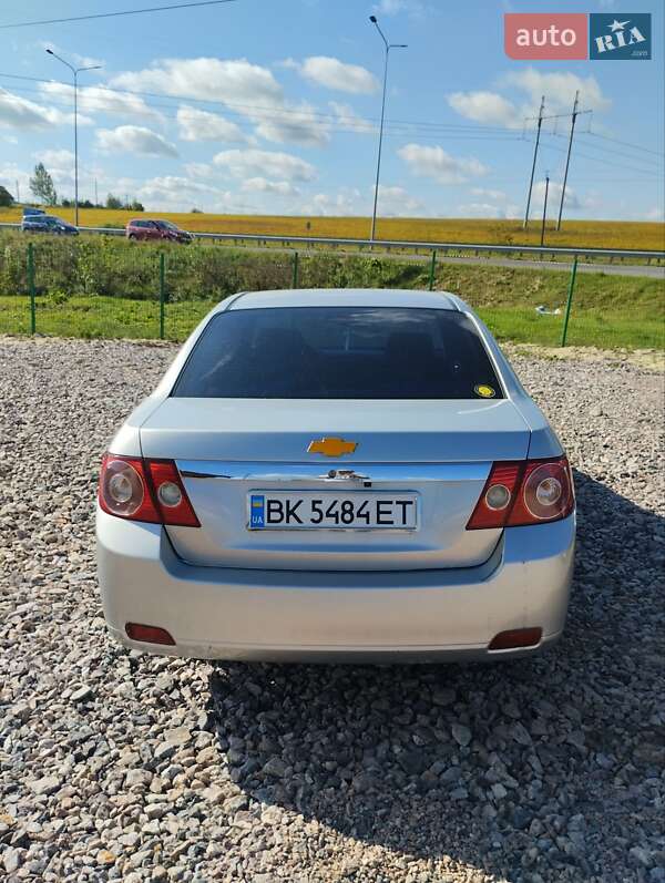 Седан Chevrolet Epica 2008 в Ровно
