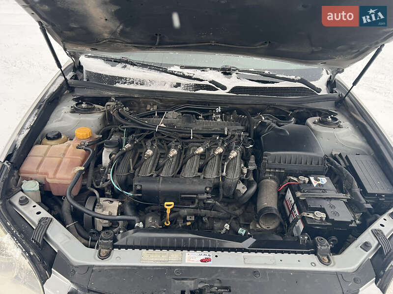 Седан Chevrolet Epica 2009 в Дубровице