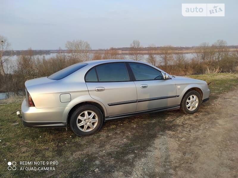 Седан Chevrolet Evanda 2005 в Яготине