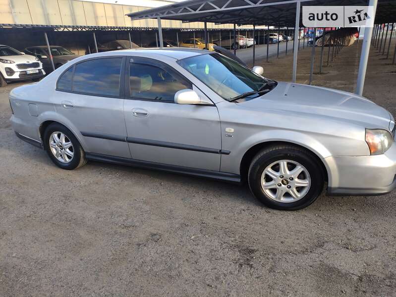 Седан Chevrolet Evanda 2006 в Боярке