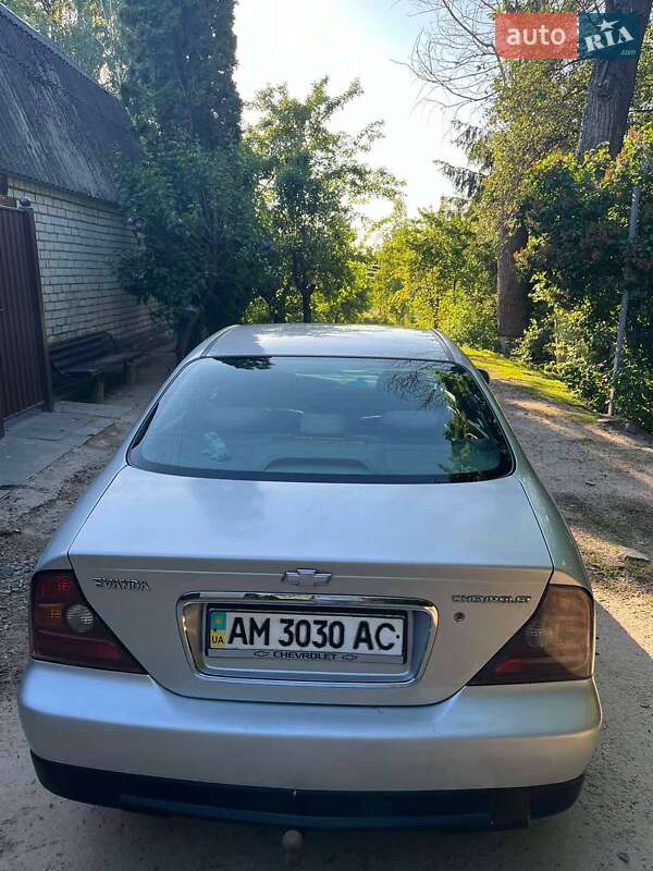 Седан Chevrolet Evanda 2005 в Житомире