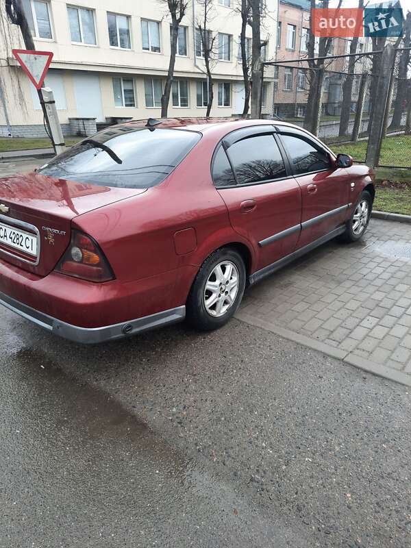 Седан Chevrolet Evanda 2004 в Корсунь-Шевченківському