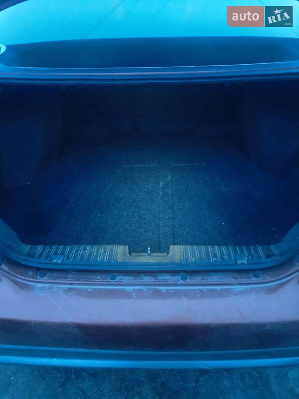 Седан Chevrolet Evanda 2004 в Корсунь-Шевченківському