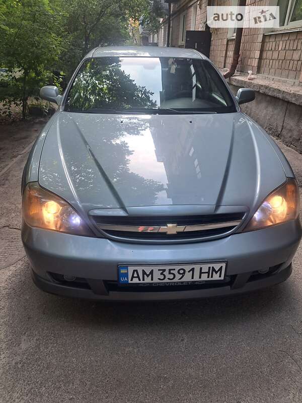 Chevrolet Evanda 2005