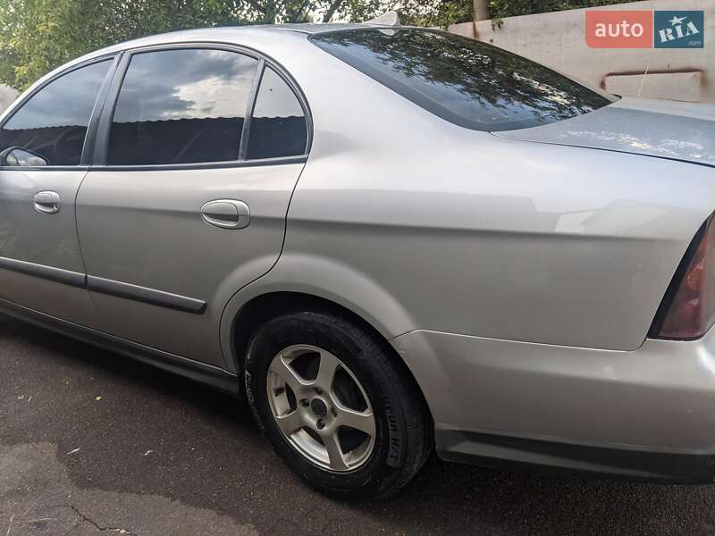 Седан Chevrolet Evanda 2006 в Киеве