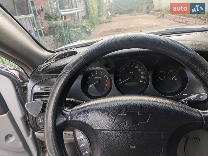 Седан Chevrolet Evanda 2006 в Киеве