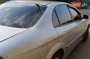 Седан Chevrolet Evanda 2005 в Кривому Розі