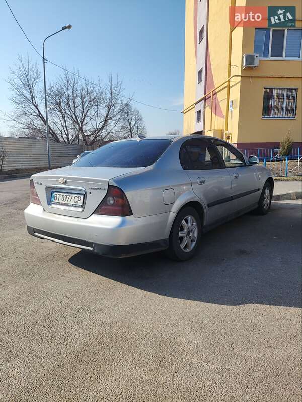 Седан Chevrolet Evanda 2005 в Харькове