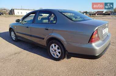 Седан Chevrolet Evanda 2004 в 