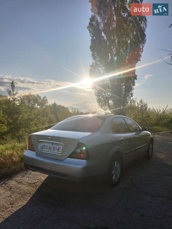 Седан Chevrolet Evanda 2005 в Александрие