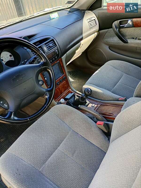 Седан Chevrolet Evanda 2004 в Володимирі