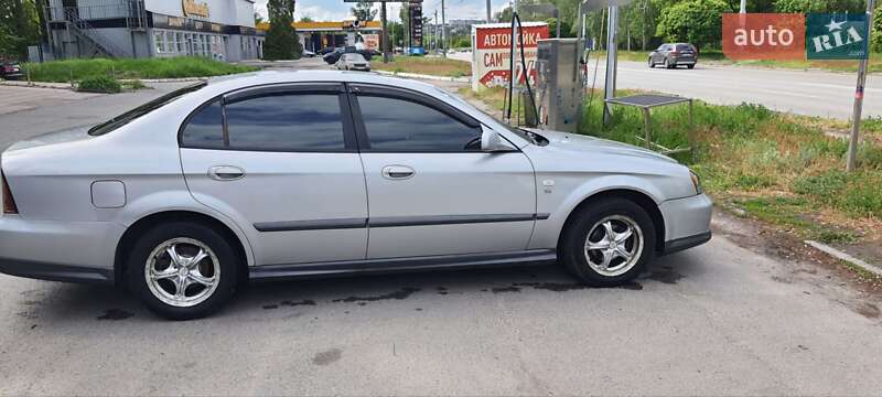 Седан Chevrolet Evanda 2005 в Харькове