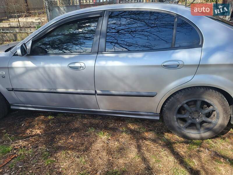 Седан Chevrolet Evanda 2006 в Киеве