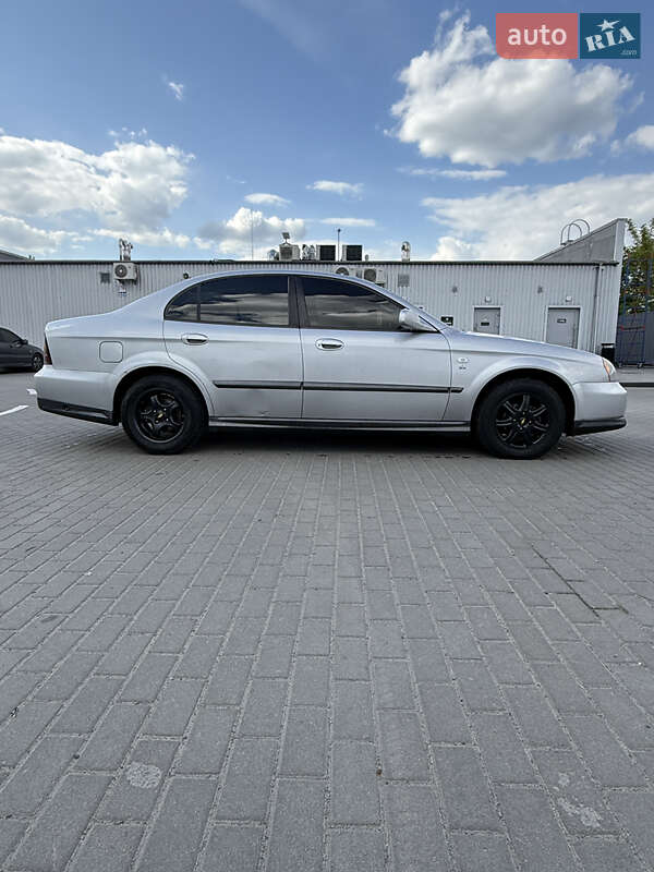Седан Chevrolet Evanda 2006 в Києві