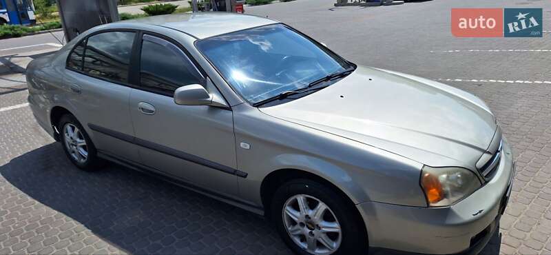 Седан Chevrolet Evanda 2005 в Днепре