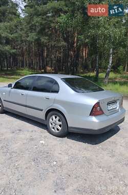 Седан Chevrolet Evanda 2005 в 