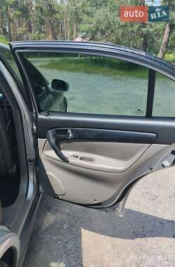 Седан Chevrolet Evanda 2005 в 