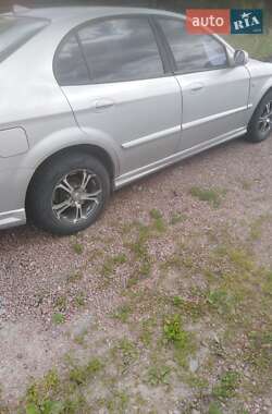 Седан Chevrolet Evanda 2005 в 