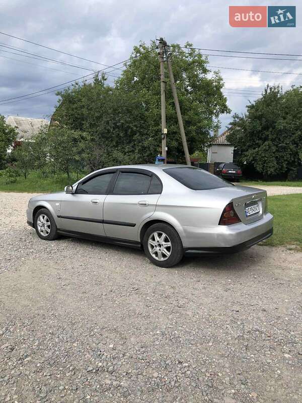 Седан Chevrolet Evanda 2006 в Боярке