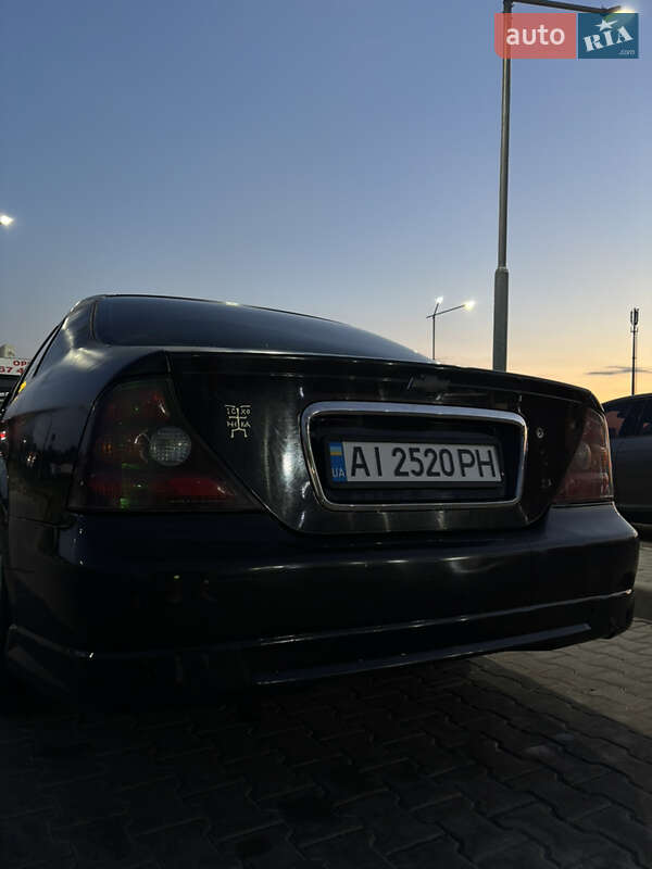 Седан Chevrolet Evanda 2005 в Киеве