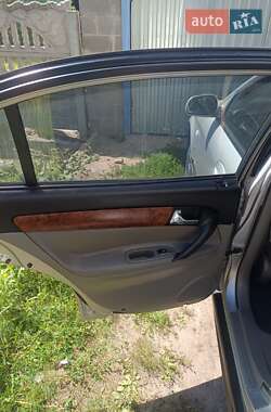 Седан Chevrolet Evanda 2006 в 
