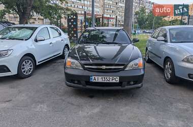 Седан Chevrolet Evanda 2005 в 