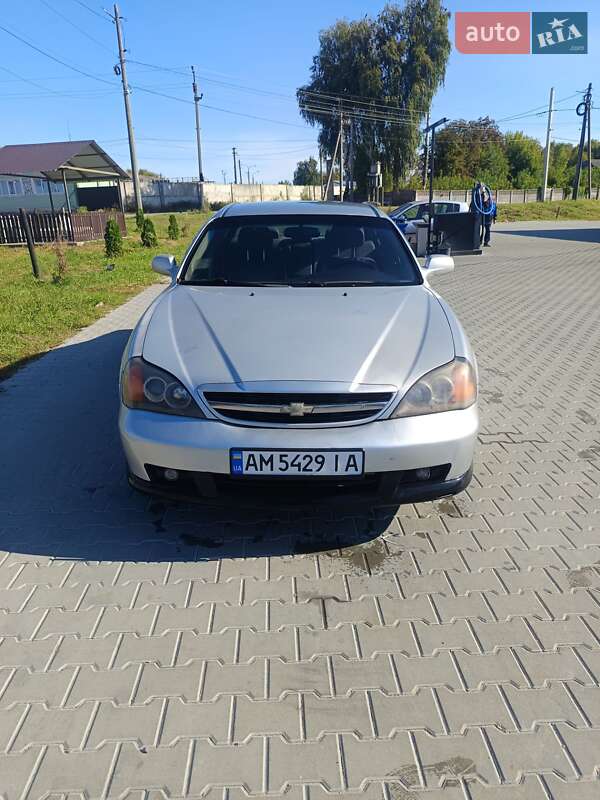 Седан Chevrolet Evanda 2006 в Овруче