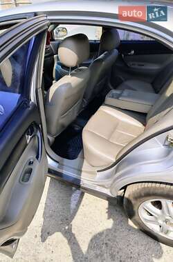 Седан Chevrolet Evanda 2006 в 