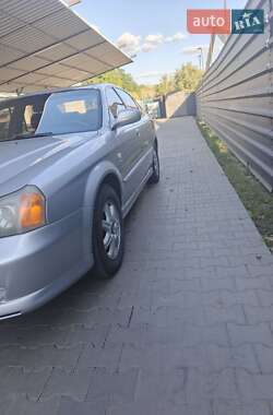 Седан Chevrolet Evanda 2006 в 