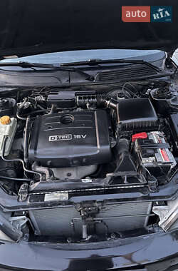 Седан Chevrolet Evanda 2006 в 